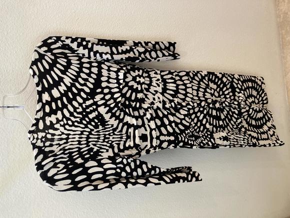 Nicole Miller Artelier Ruched Black Cream Dress Size P - Picture 2 of 3